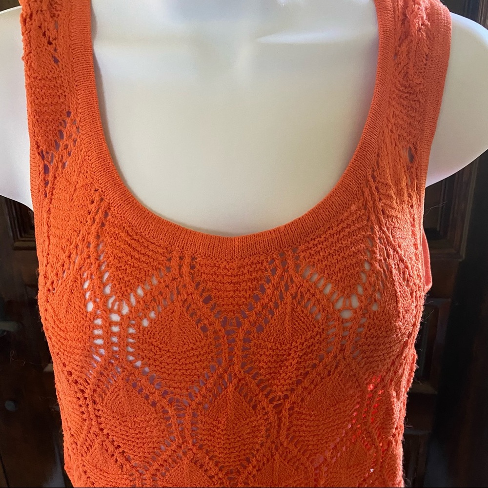 Cable & Gauge Sleeveless Top Like New - Picture 2 of 7